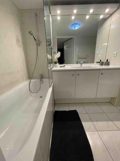 Magnifique Duplex 45 M2 Aux Portes De Paris Metro Barbara A 30Mn Expo Porte De Versailles Монруж Екстериор снимка