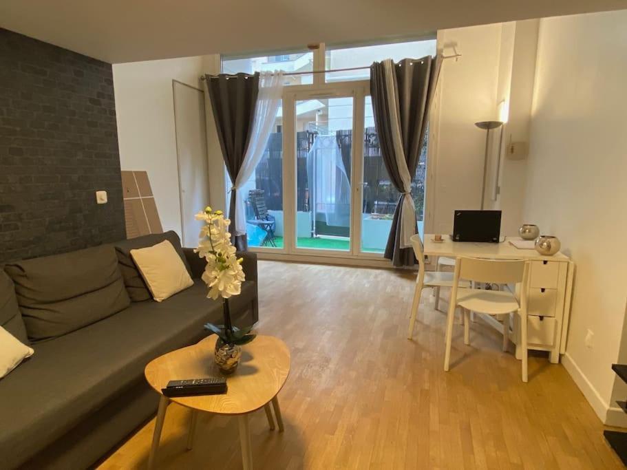 Magnifique Duplex 45 M2 Aux Portes De Paris Metro Barbara A 30Mn Expo Porte De Versailles Монруж Екстериор снимка