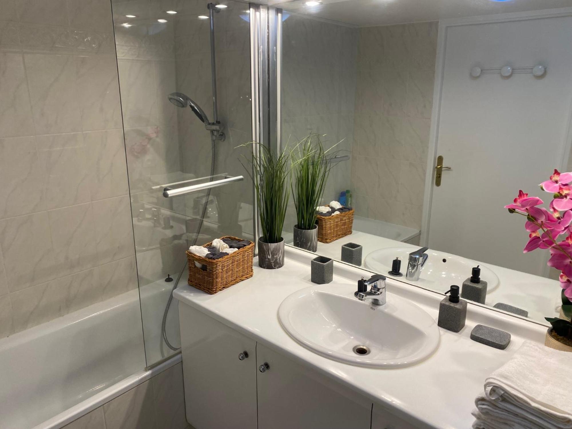 Magnifique Duplex 45 M2 Aux Portes De Paris Metro Barbara A 30Mn Expo Porte De Versailles Монруж Екстериор снимка